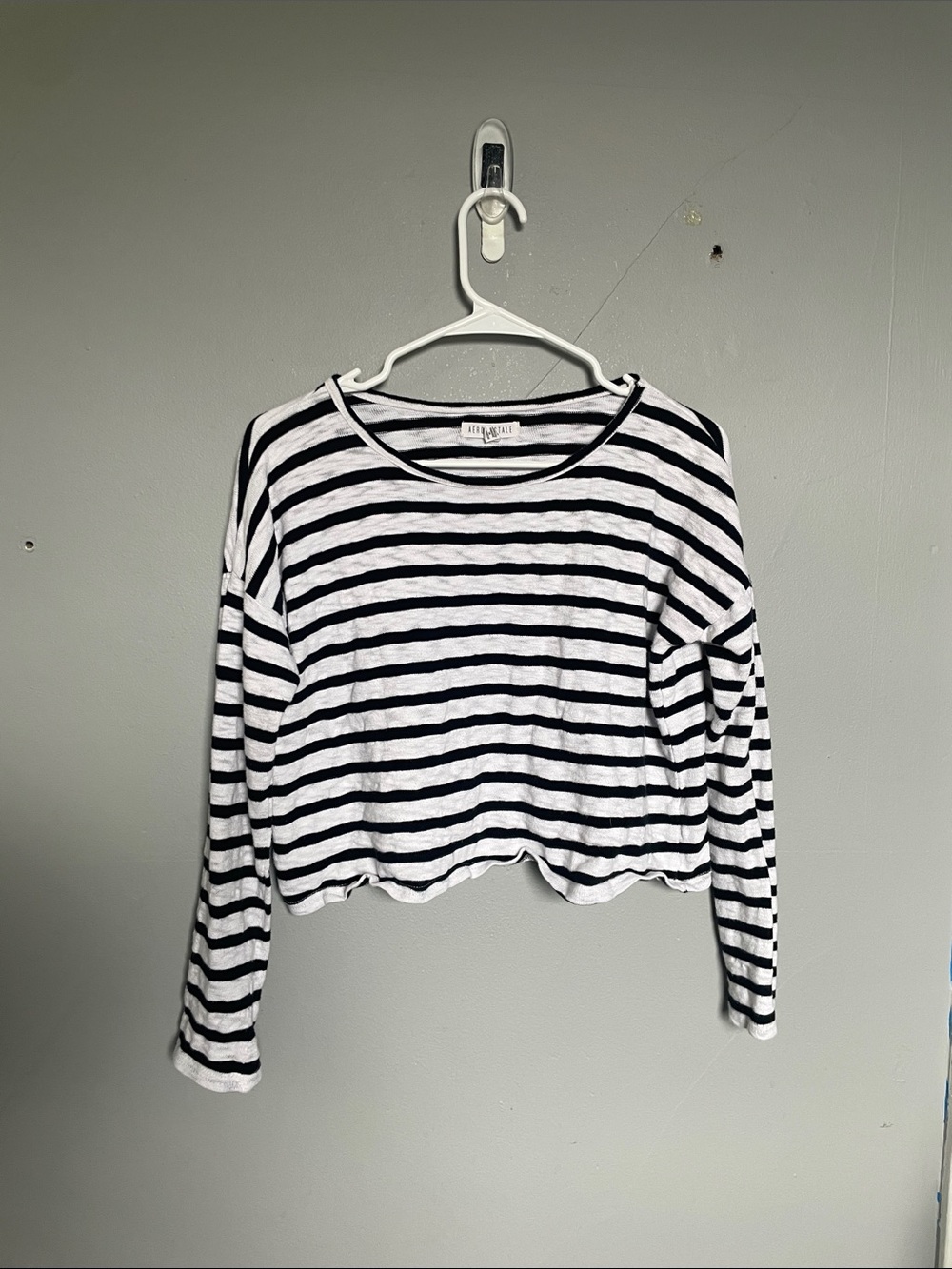 Aeropostale S Striped black white slouchy long sleeve crop top mod academia prep